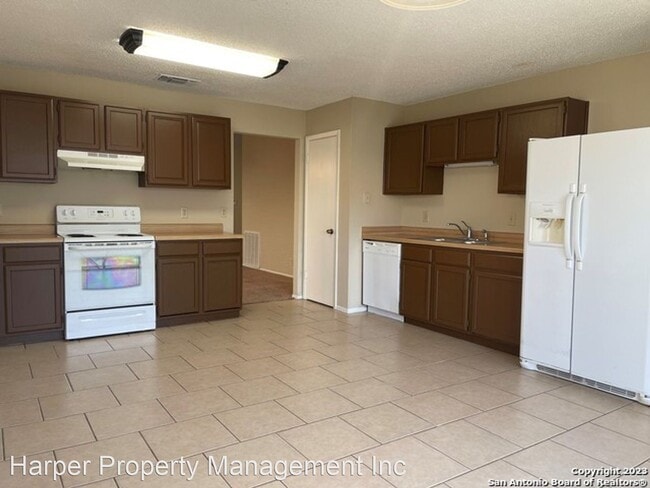 Building Photo - 3 br, 2 bath House - 6806 Country Lawn