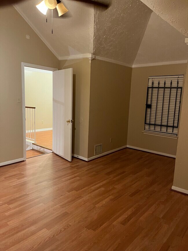 Building Photo - 16115 Diamond Ridge Dr