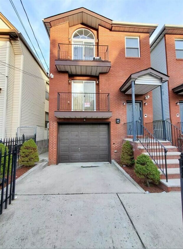 54 Randolph Ave Unit 1, Jersey City, NJ 07305 Apartment for Rent in