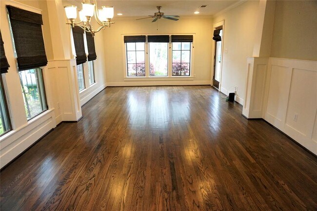 Foto del edificio - 2229 Singleton St