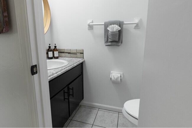 Photo - 242 Lake Ella Dr (Tallahassee, FL) Townhome