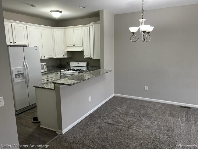 Building Photo - 41280 Maplewood Drive