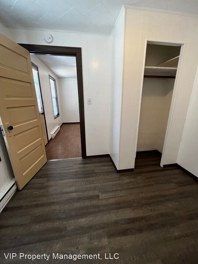 Foto del edificio - 2 br, 1 bath House - 501 School Street