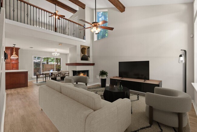 Building Photo - 248 S Pathfinders Cir