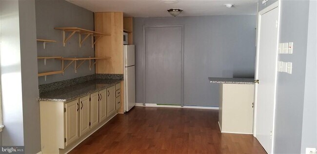 Foto del edificio - 736 Ridge Dr