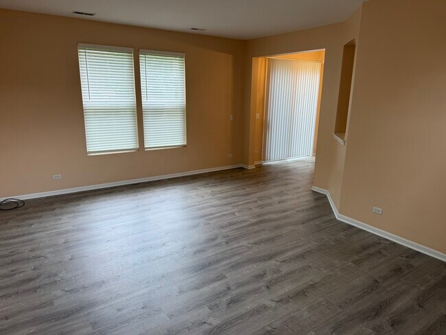 Foto del edificio - 3140 Ollerton Ave