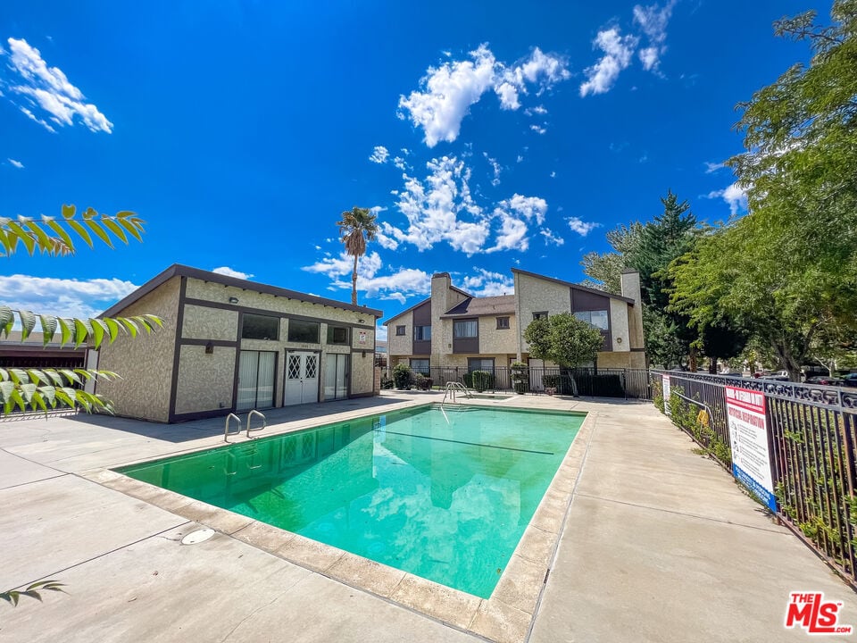 Foto principal - 1304 W Ave J4