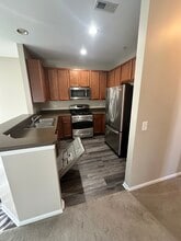 Building Photo - 2220 Aurora Dr