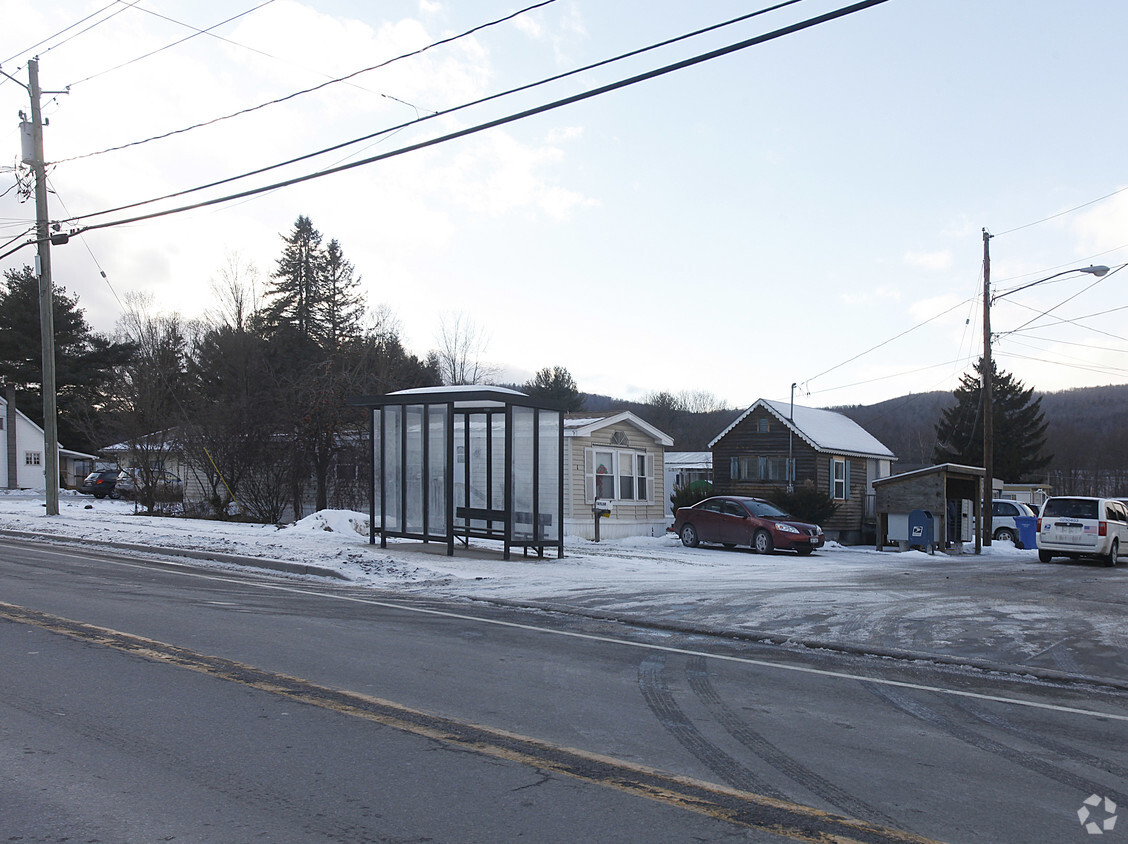 Building Photo - 124 Oneida St