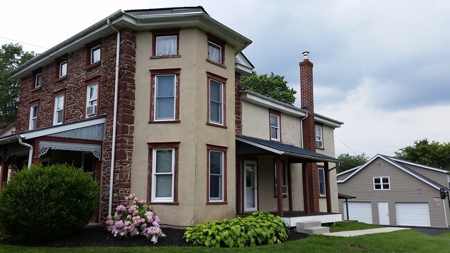 Building Photo - 253 Telford Pike