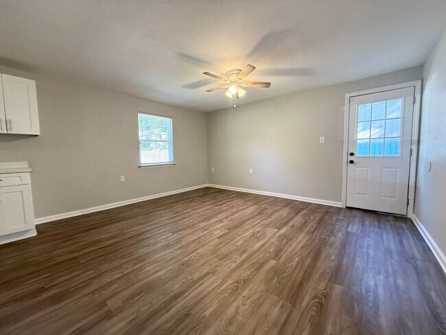 Foto del edificio - 3711 Bowers St