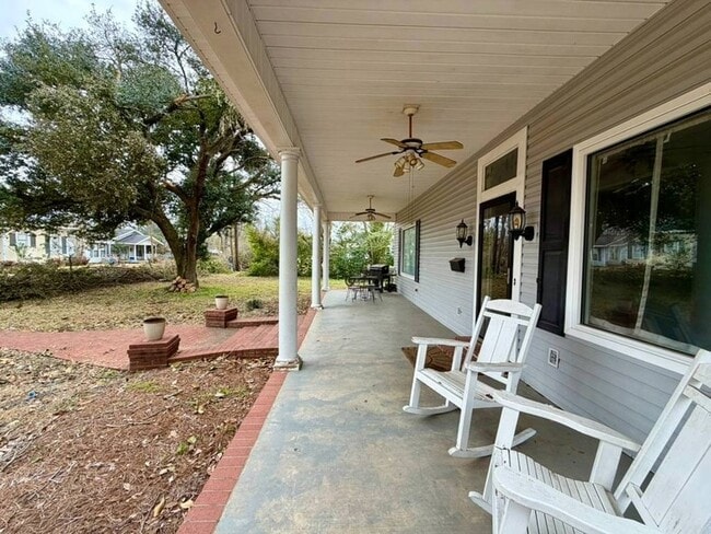 Building Photo - 102 Mulberry St