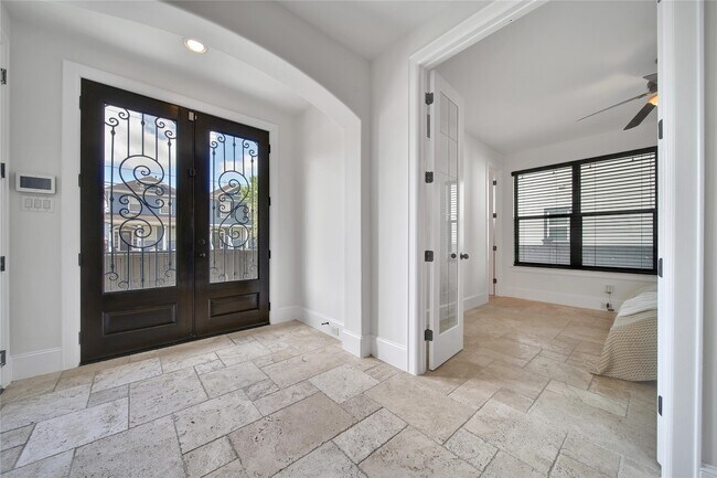 Foto del edificio - 2301 Couch St