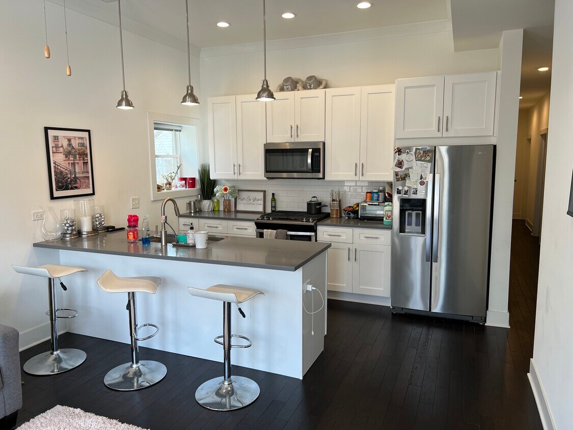 Kitchen - 161 W Schiller St