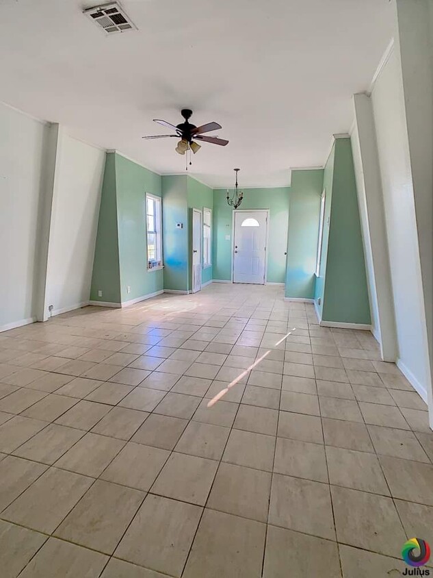 1024 Huntington Pl Dr, Breaux Bridge, LA 70517 House for Rent in