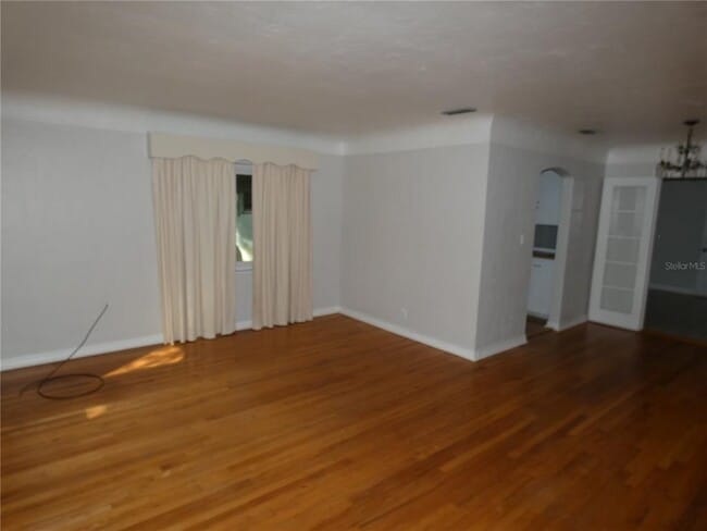 Building Photo - 215 24th Ave N