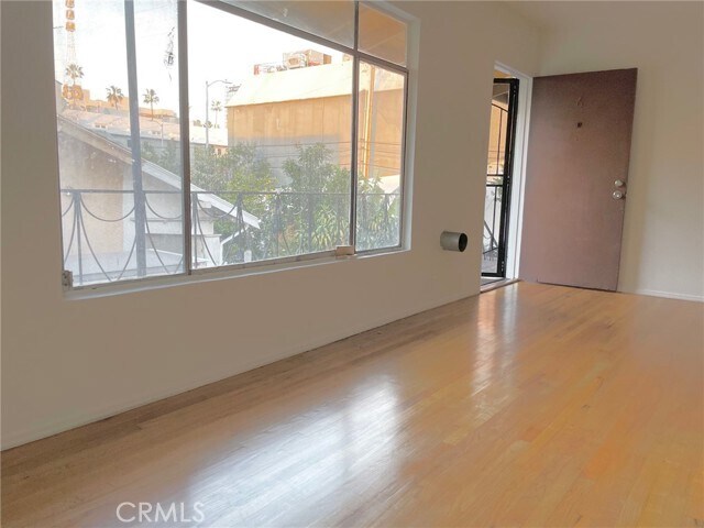 Building Photo - 1433 N Bronson Ave