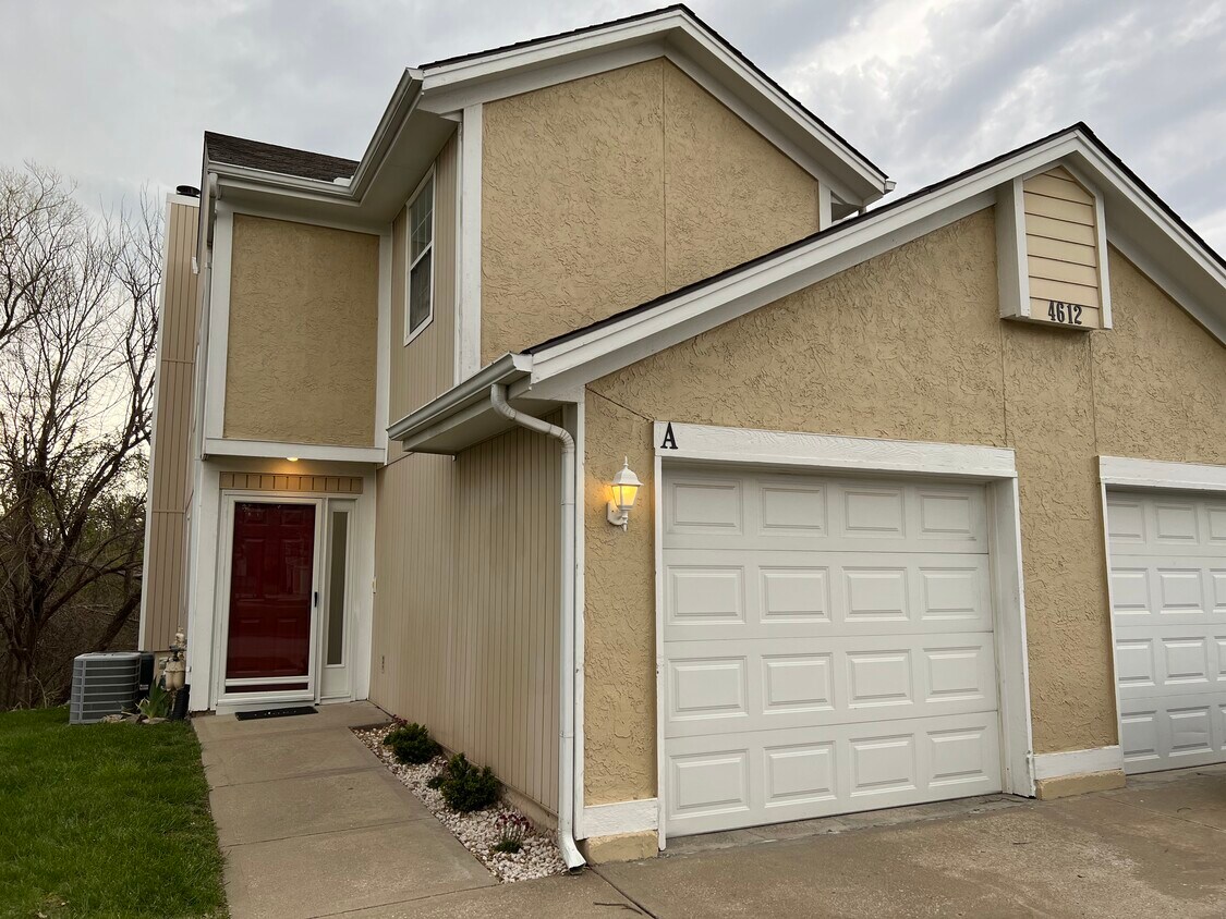 Foto principal - 4612 NE Whispering Winds Dr