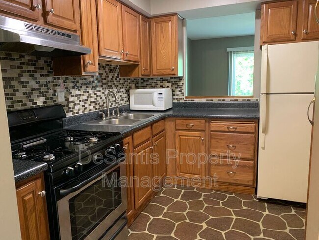 Building Photo - 109 College Park Dr