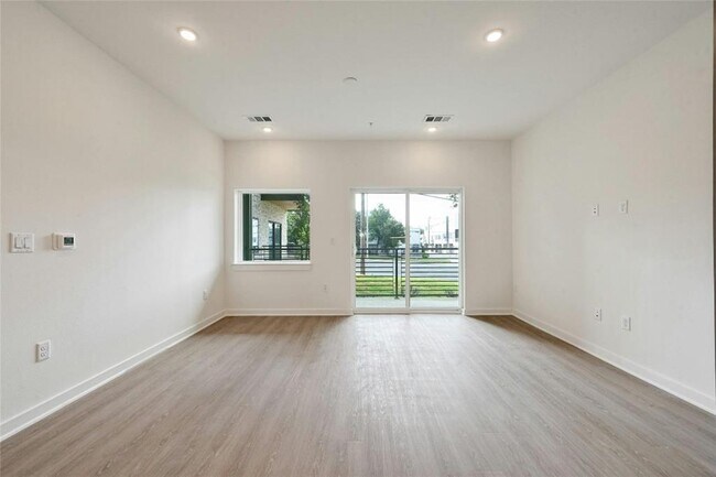 Building Photo - 4802 S Congress Ave
