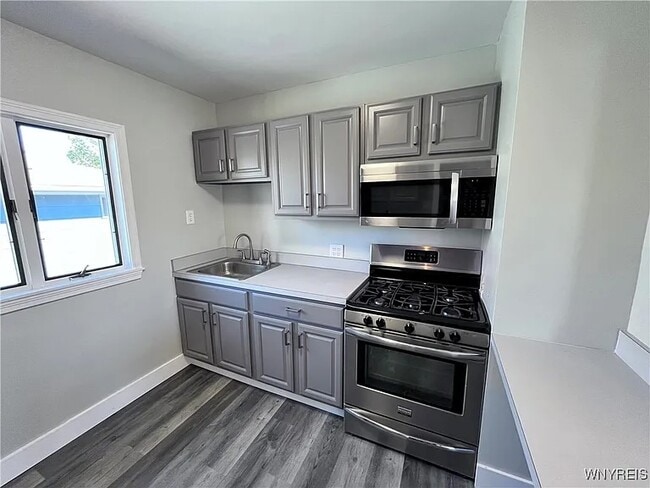 Building Photo - 146 Ramsdell Ave