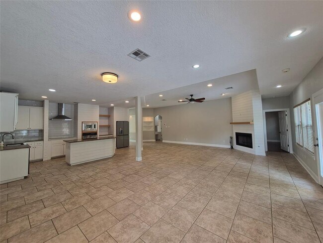 Building Photo - 2031 Palos Verdes