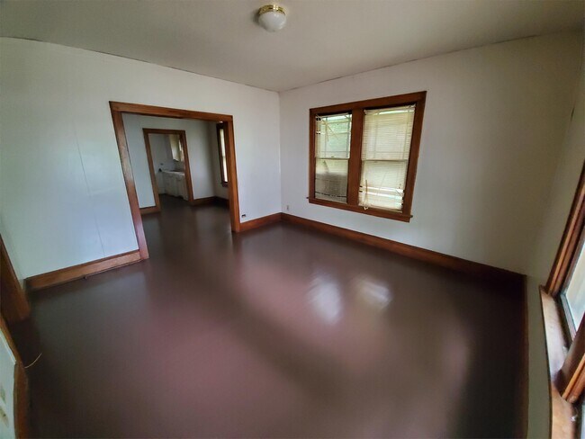 Building Photo - 1511 Camille St