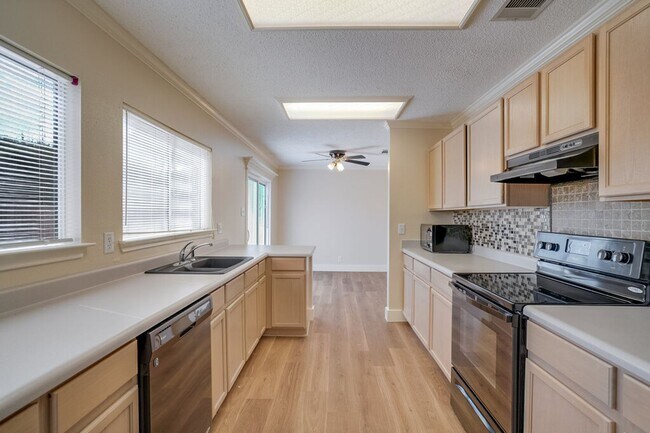 Building Photo - 12920 Latchwood Ln