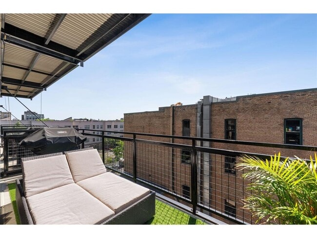 Building Photo - 618 N Washington Ave