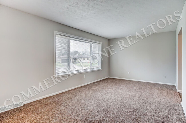 Building Photo - 3 Bedroom Home in Gahanna