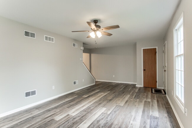 Building Photo - 1007 Northfield Dr