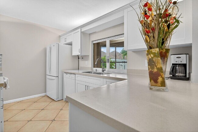 Building Photo - Newly Renovated Furnished Condo in Bella Vista | Ground Floor | Jupiter