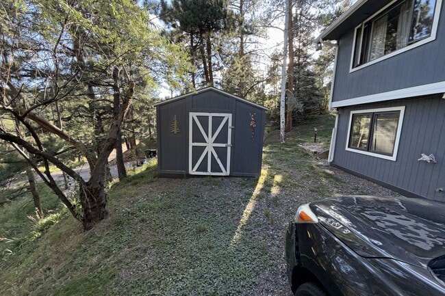Foto del edificio - 27535 Mountain Park Rd