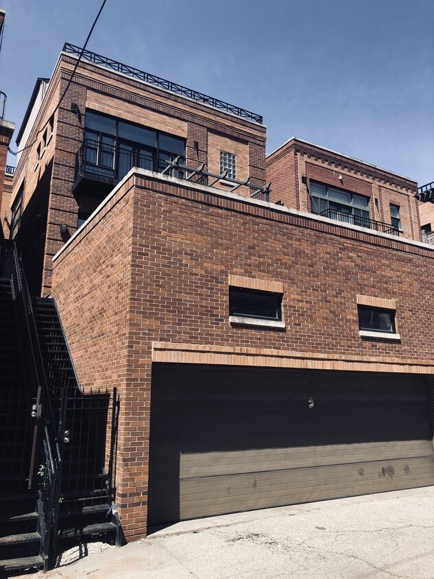 Building Photo - 1019 W Fulton Market