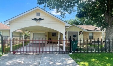 Building Photo - 3509 Ramsey Dr