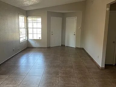 Foto del edificio - 8405 W Sells Dr