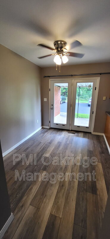 Foto del edificio - 464 Heather St