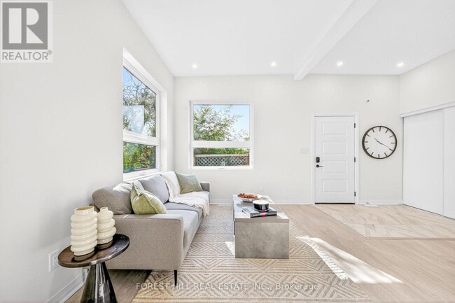 Building Photo - 8 Boylen St