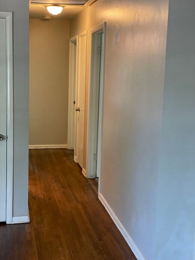 Building Photo - Newly upgraded 3 bed / 1 bath
