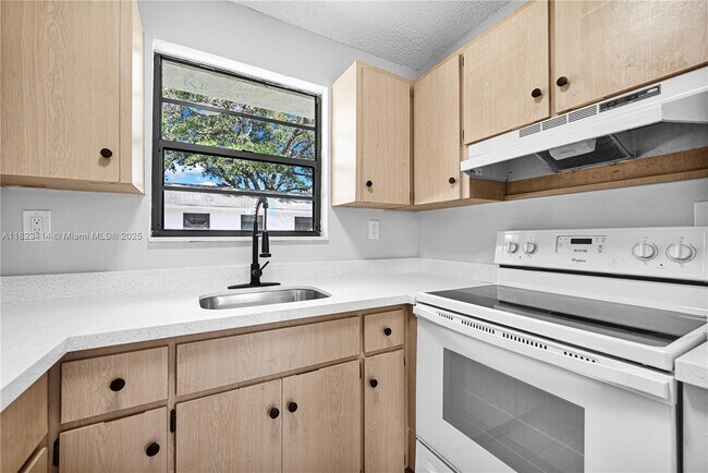 Foto del edificio - 2936 NW 94th St