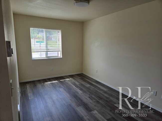 Building Photo - Port Angeles Coastal Living