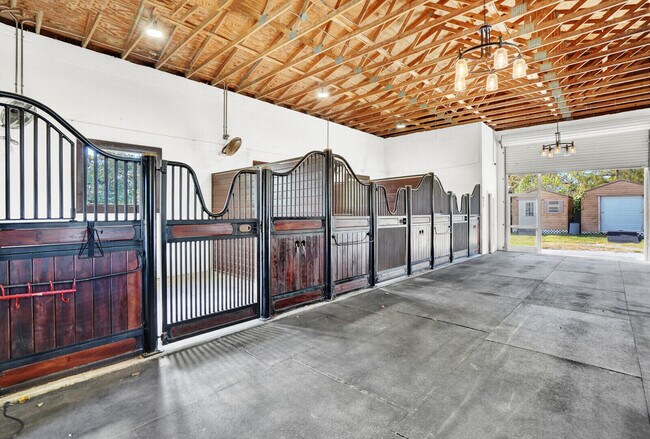 Foto del edificio - 11231 Ira Ln