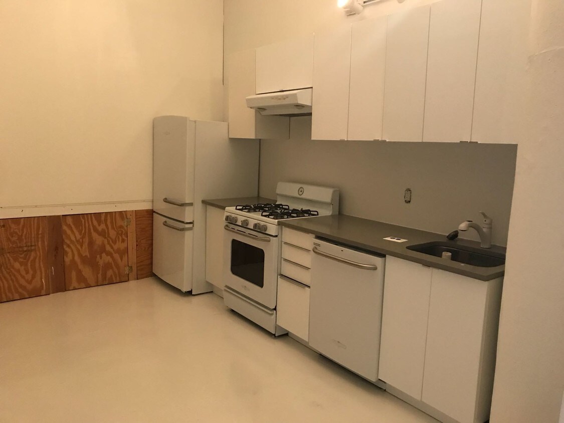 Foto principal - 107 Tillary St