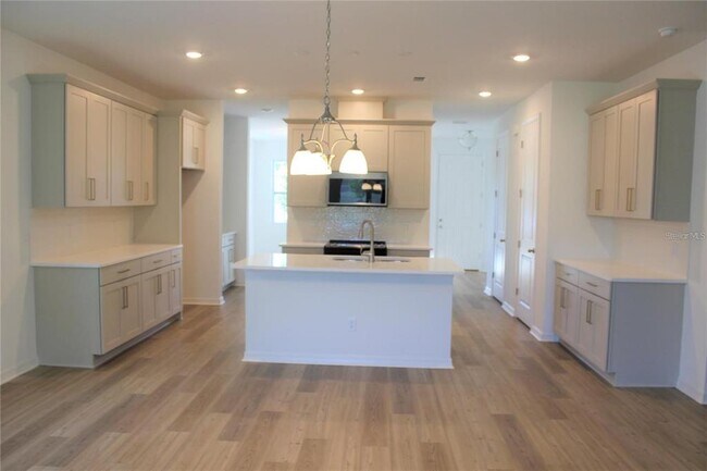 Building Photo - 9180 Waverly Walk Dr