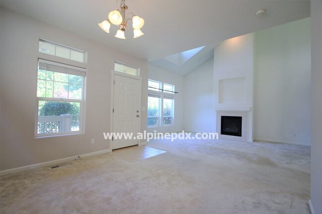 Building Photo - Tanasbourne Place 3 Bedrooms 2.5 Baths
