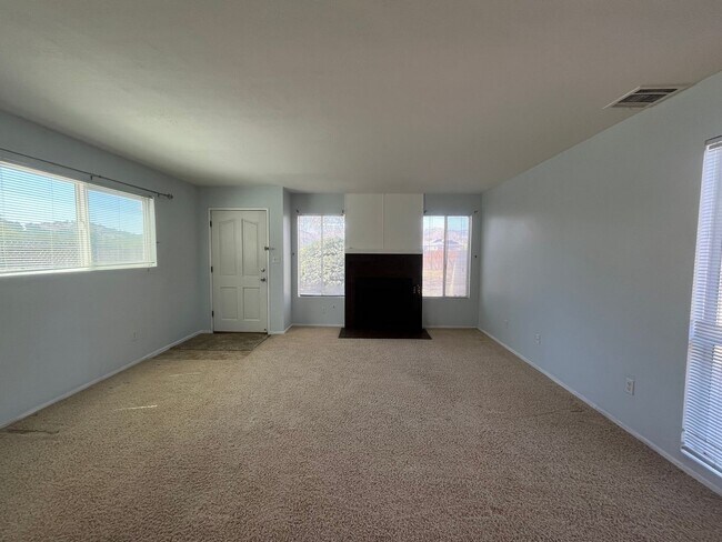 Foto del edificio - Charming Corner Unit in Stallion Springs