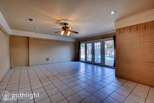 Building Photo - 4 br, 2.5 bath House - 2524 Delmar Drive