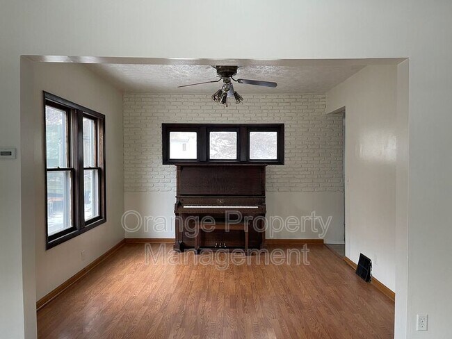 Building Photo - 542 Franklin Ave