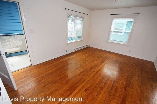 Foto del edificio - 8716 Sand Point Way NE