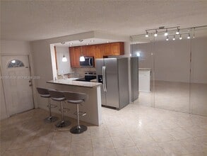 Building Photo - 714 NE 10th St